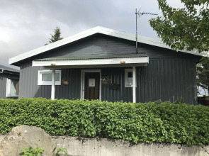 Hlíðarból Farm Guesthouse
