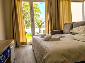 House With one Bedroom in Atalaia, With Shared Pool, Enclosed Garden and Wifi Near the Beach