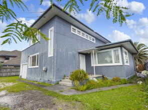 Amazing Home By Beach - Aircon-ed