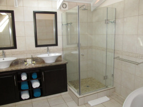 Aquamarine Guest House