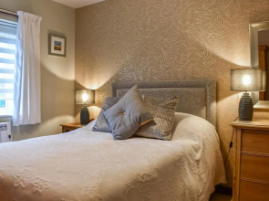 Riverbank Cottage