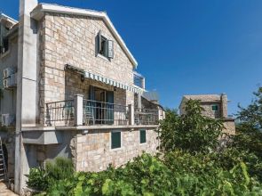 Beautiful Home in Baska Voda with Hot Tub & 3 Bedrooms