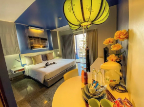 Room-hotel With Balcony in Phukettown