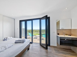Small Villa With Private Pool, Residence Les Terrasses D'arsella, Porto-vecchio