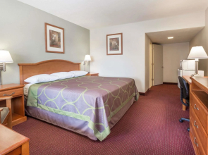 Super 8 by Wyndham Tempe/ASU/Airport