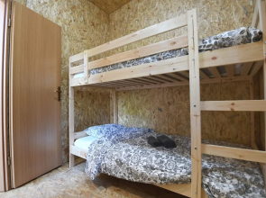 TreeHouses Ljubač Glamping Robinson