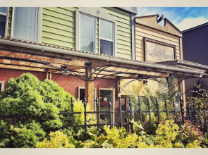 Black Rooster Guesthouse