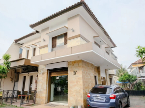 Candi Panggung Family Guest House Syariah by OYO Rooms