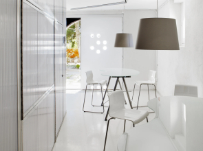 Box art hotel