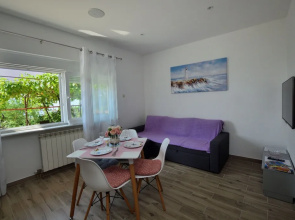 Pool And Garden Apartment Happy Sound