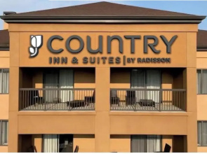 Country Inn & Suites By Radisson, Brown Deer - Milwaukee North