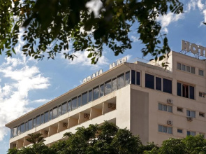 Carcavelos Beach Hotel