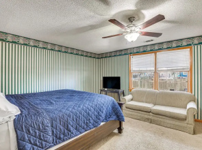 Mount Pleasant Home w/ Yard, Sunroom & Game Room!
