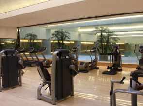 HUALUXE Shanghai Twelve at Hengshan by IHG