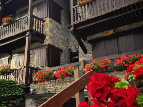 Apartamentos YOY Mont Romies Unhola