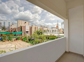 OYO Flagship 82739 Jeyam Residency