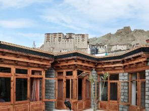 Nangseem Guest House By Oyo Rooms