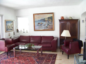 Castelo do Mar, 3 bedroom villa, 4th possible on request, with private pool in large garden, 400m to beach and close to village