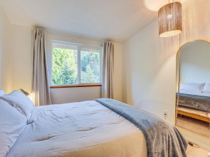 Port Townsend Escape w/ Deck, Bay & Mountain Views