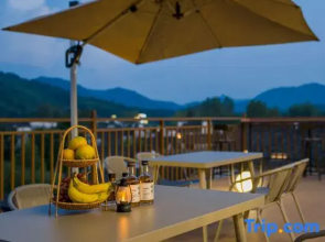 Hongcun Lane Wang·Light Luxury Holiday Homestay (Yuenuma Branch)