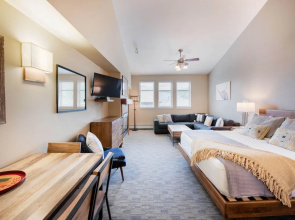 Premium Unit 4650- Fraser Crossing/founders Pointe Condo