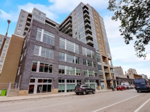 FRONTDESK Urbanite Apts Lower East Side Milwaukee