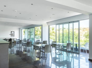 Rio Gardens - Lovely Studio w Shared Pool