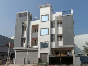 OYO 24641 Tulip Residence