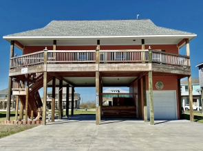 Sea Biscuits & Gravy - 3 Br Home