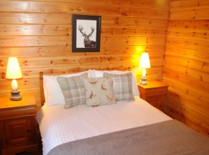 Cosy & compact Rowan Lodge no2