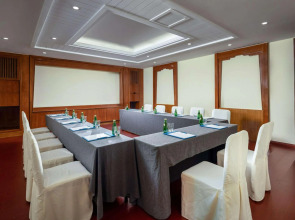 Отель Pullman Sanya Yalong Bay Villas & Resort