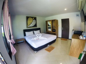Lanta Mermaid Beachfront Resort