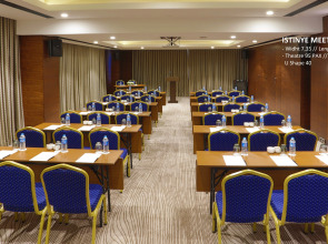 Royal Stay Palace Hotel