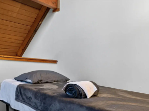 Mountain Escape With Hot Tub & Stargazing 3 Bedroom Cabin