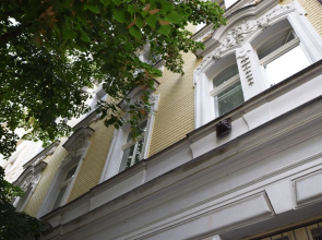 Havlicek Gardens apartment