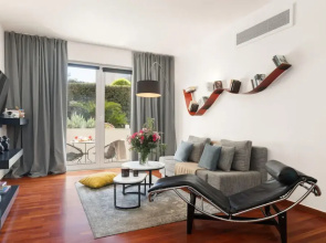 1BD Serene Calm Pool House