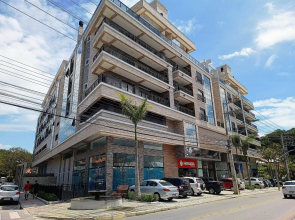 Cód 129 - Apartamento de 2 quartos para alugar em Bombinhas Ed Waldgarten com piscina