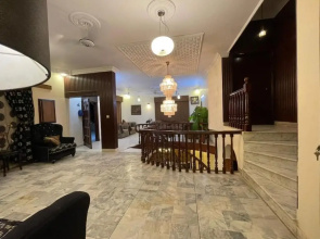 Hotel 12 Oclock