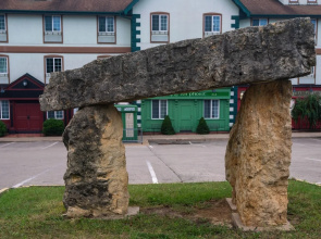 Irish Cottage Inn & Suites