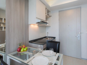 6th Avenue Surin Beach