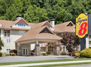 Super 8 by Wyndham Cherokee