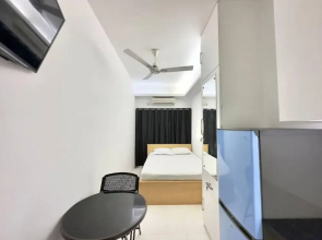 250 sqft 2 Studio Apt Pool and Sauna