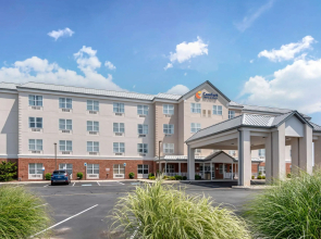 Comfort Inn & Suites Dover near Speedway