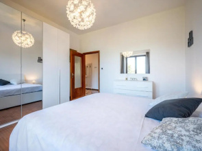 Lake view apartment with balcony and parking - Larihome A25