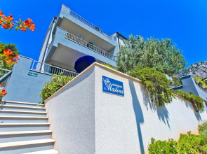 Apartments Maslina