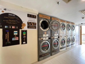 Sunway Resort Suites max 4 pax studio 1 mins walk to Sunway Pyramid