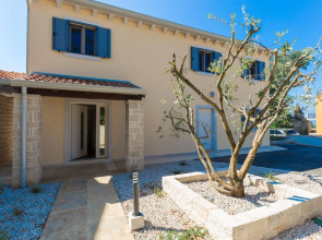 Sea-view Villa in Kaštelir with Private Pool, Terrace