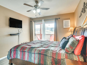 Stunning Table Rock Lake Condo Near Branson Strip!