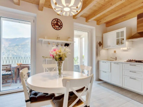 Appartamento con vista Lago di Como e Parcheggio incluso