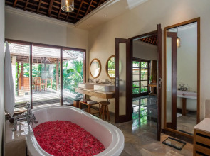 Komaneka at Monkey Forest